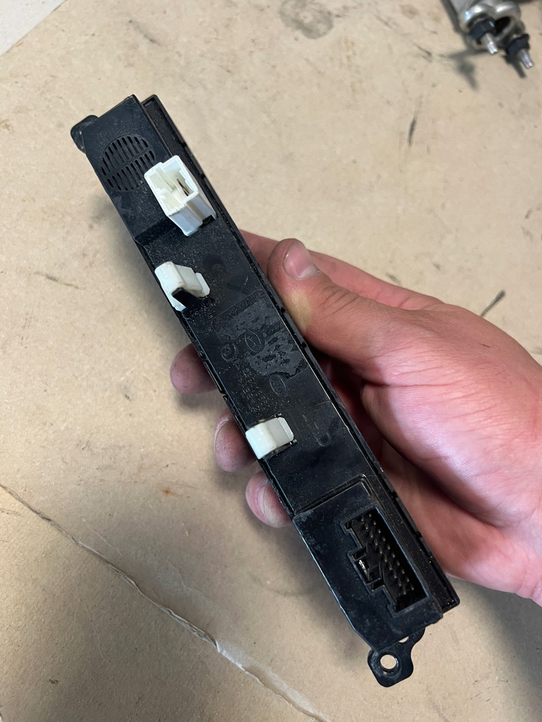 фото №8, Hyundai i20 lift 12- перемикач аварійних панель