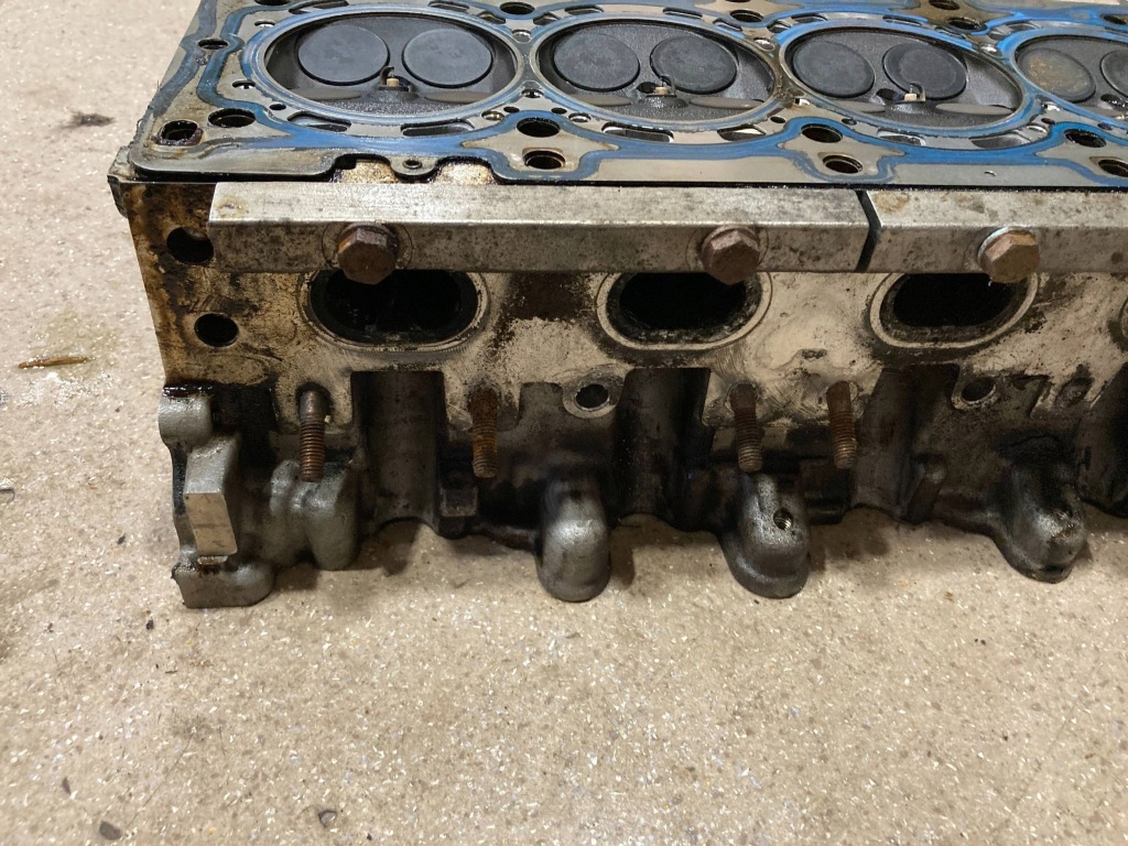 Головка двигуна mercedes-benz cla c117 x117 w117 r1330160900 Зі Шроту