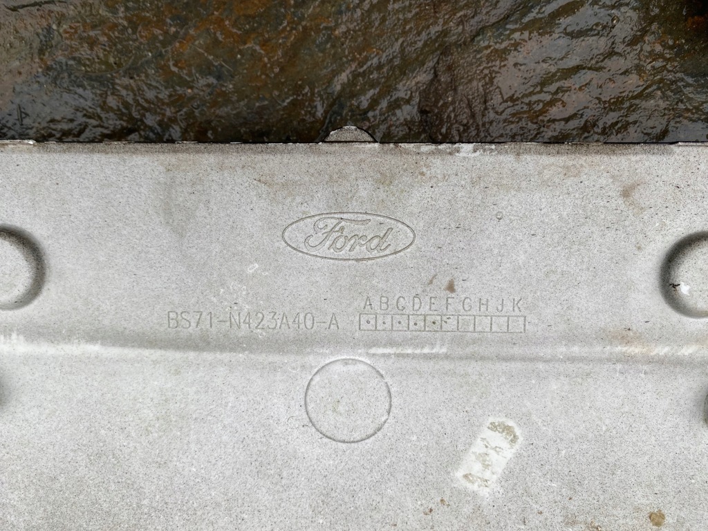 фото №12, Ford focus mk3 iii накладка крышка багажника задняя kombi bs71-n423a40-a оригинал