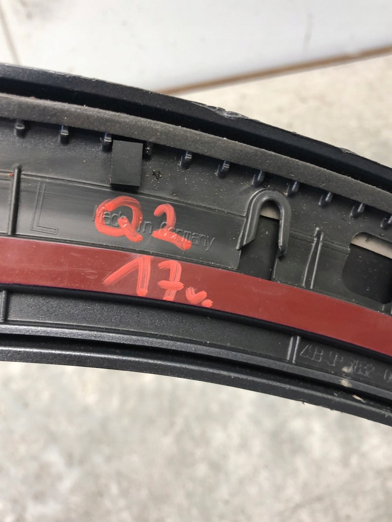 фото №9, Молдинг крыла левый задняя audi q2 81a853817a