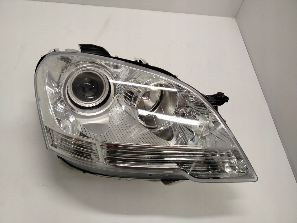 Mercedes ml w164 рестайлинг  ксенон поворотный лампа правая левая с Разборки