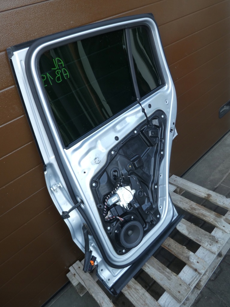 Дверь правый задняя vw tiguan полный 4motion Доставка