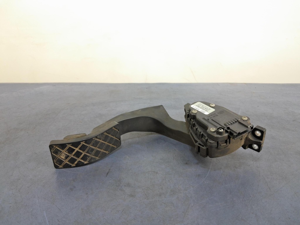 фото №1, Audi a8 d3 4.0 tdi педаль потенциометр газа