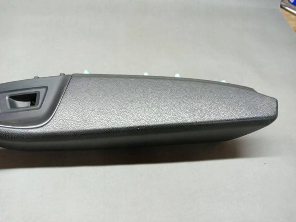 M10 подлокотник дверь правый задняя vw passat b8 Недорого