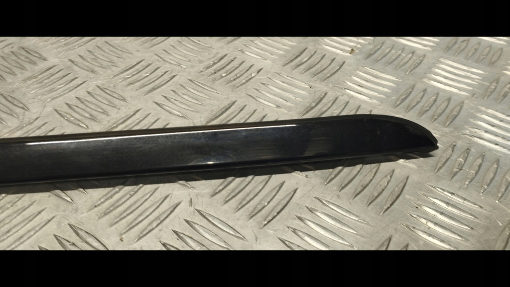 фото №6, Bmw f21 молдинг стекло правая