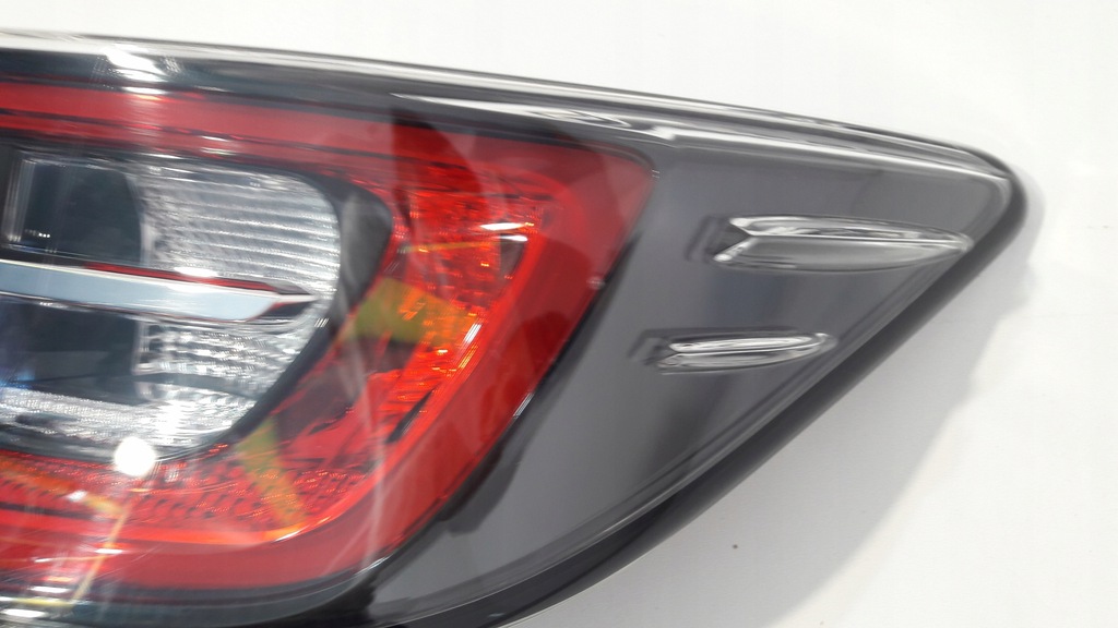 фото №3, Toyota corolla e21 задня права лампа хетчбек full led r76