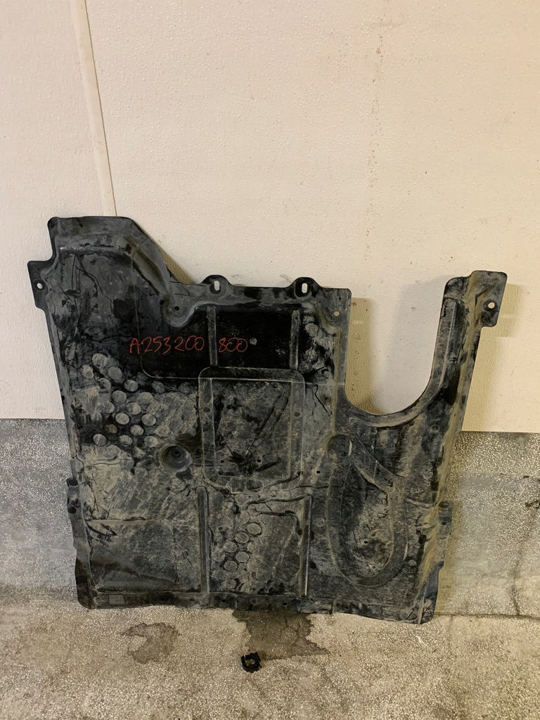 фото №1, Mercedes glc w253 плита защита pod двигатель a253200800