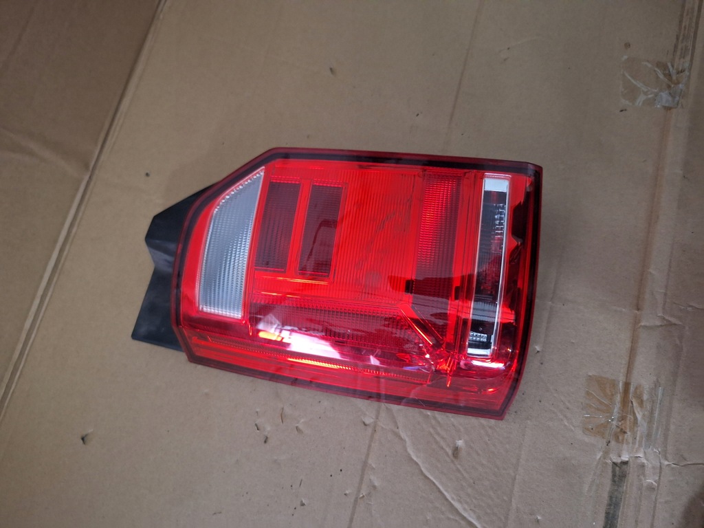 фото №1, Лампа задня vw transporter t6 7e0945095k