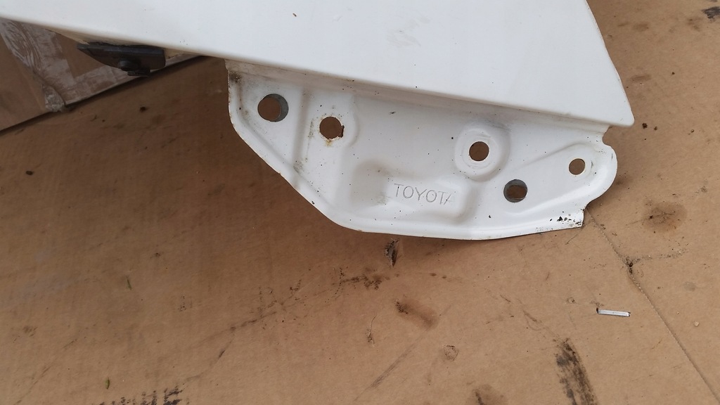фото №9, Крыло правый перед toyota avensis verso