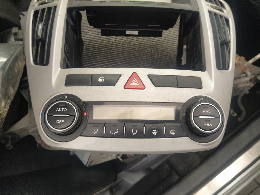 фото №6, Консоль рамка панель кондиционера дисплей решётки обдув kia pro ceed i