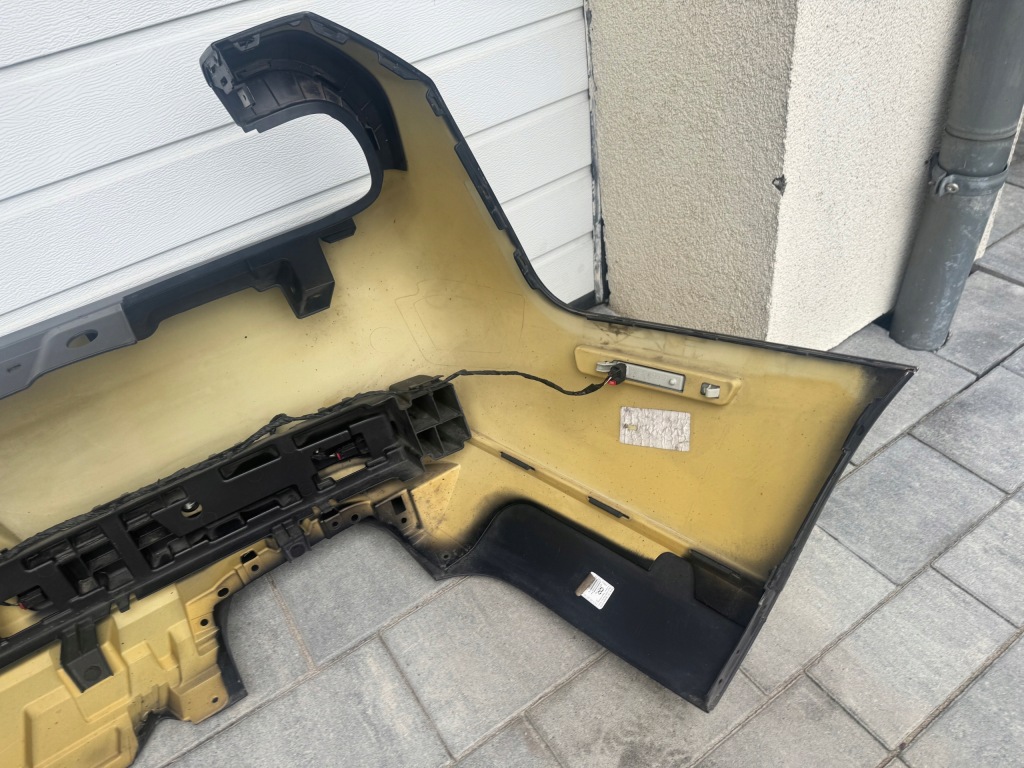 Dodge challenger задний бампер комплектный  2015+ Оригинал