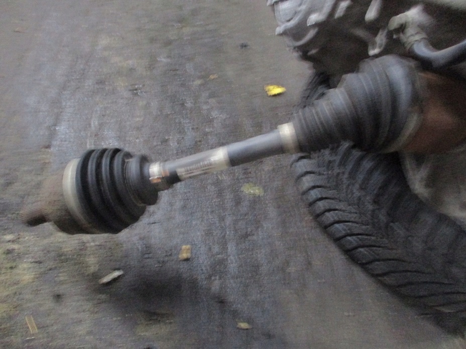 фото №1, Volvo v40 ii 2,0awd приводной вал правая/левая p31437519/961