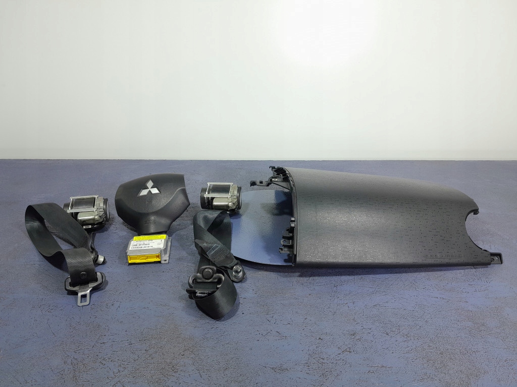 фото №1, Colt mk6 z30 lift подушка безопасности подушки безопасности панели консоли ремни eu 8002a579zz