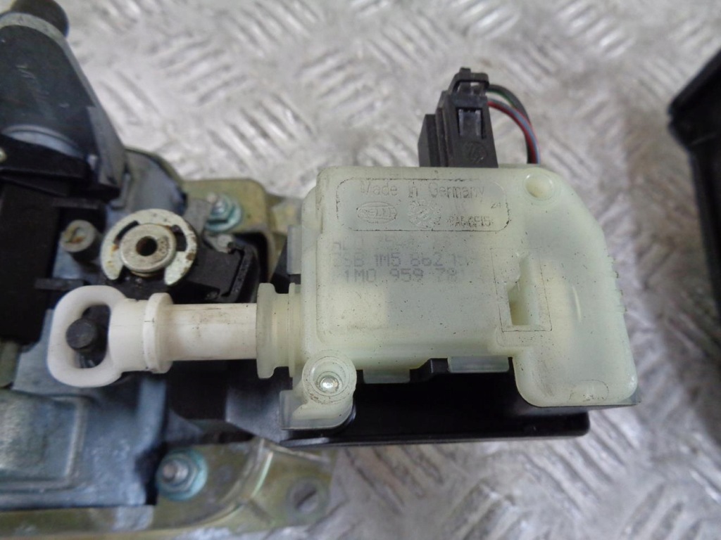 фото №8, Замок ручка кришки задня задній seat ibiza iii 6l 02-