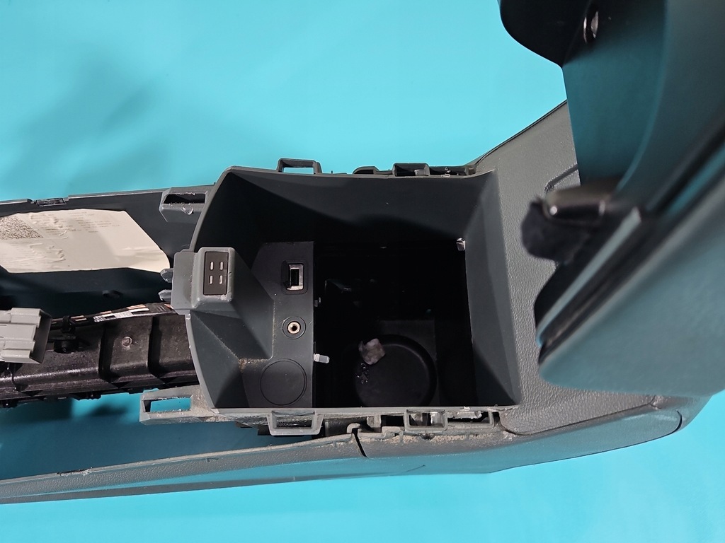 фото №8, Подлокотник туннель ford c-max ii mk2 bd25954 b0397