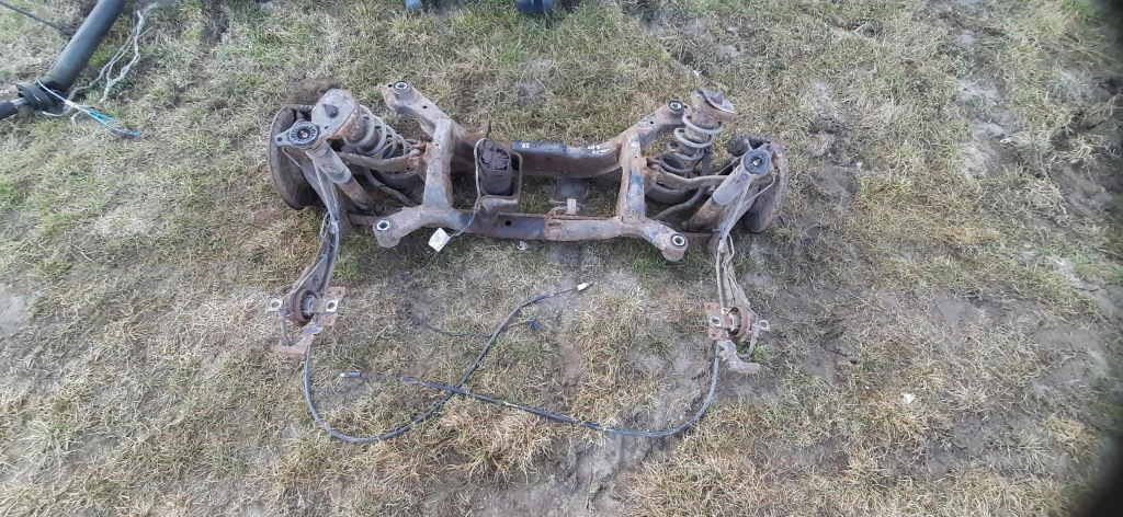 Вісь  балка підвіска задні задні підрамник volvo s80 2 в Україні