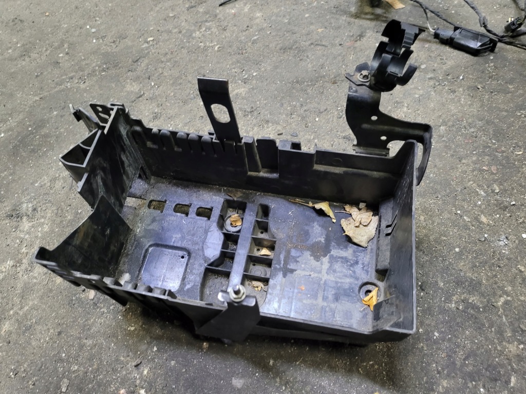 фото №1, Основа корпус акумулятор 13308434 opel astra j