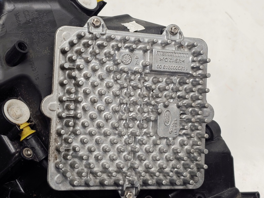 фото №16, Лампа full led jaguar xf ii 2 x260 f-pace x761 lift 2020 - перед права