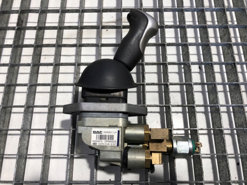 Купити Важіль гальма ручного daf xf 1845501 механізм