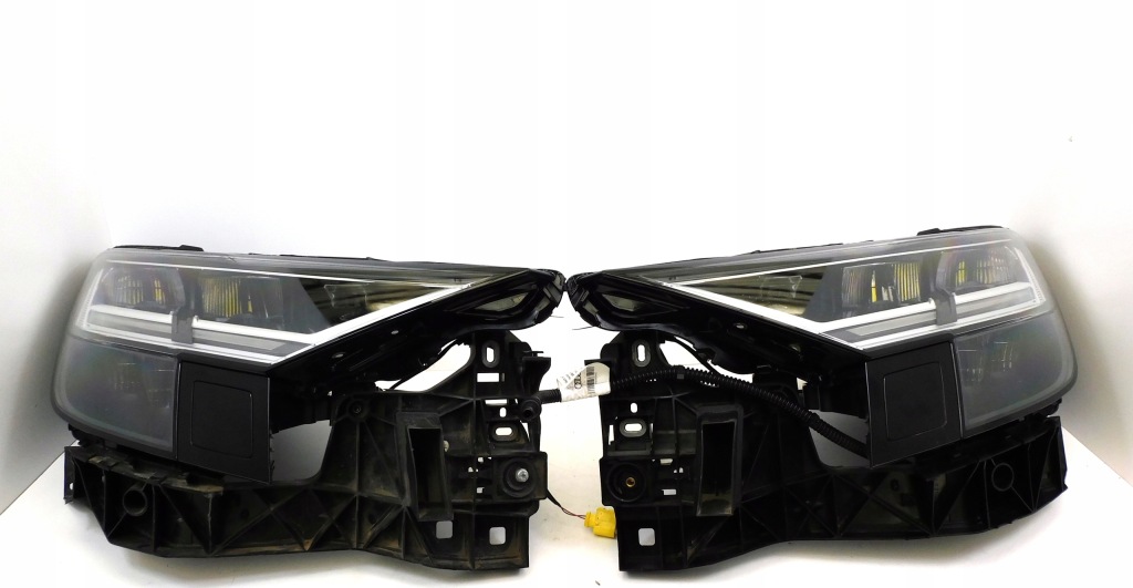 фото №1, Audi q8 4m8 лампа права ліва full led 4m8941033