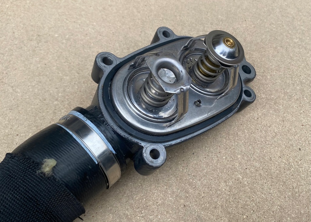 фото №4, Термостат scania r s ngt 2298304