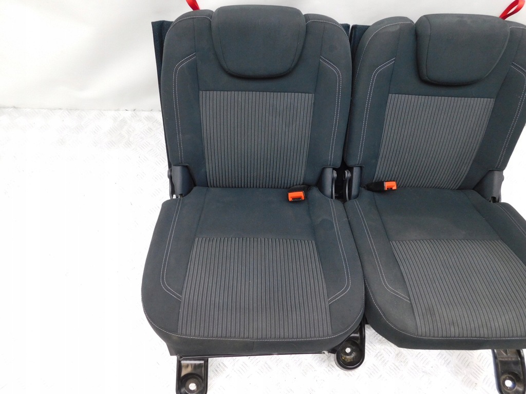 фото №2, Заднее сиденье / сиденья iii rzędu - ford grand c-max ii 10-15