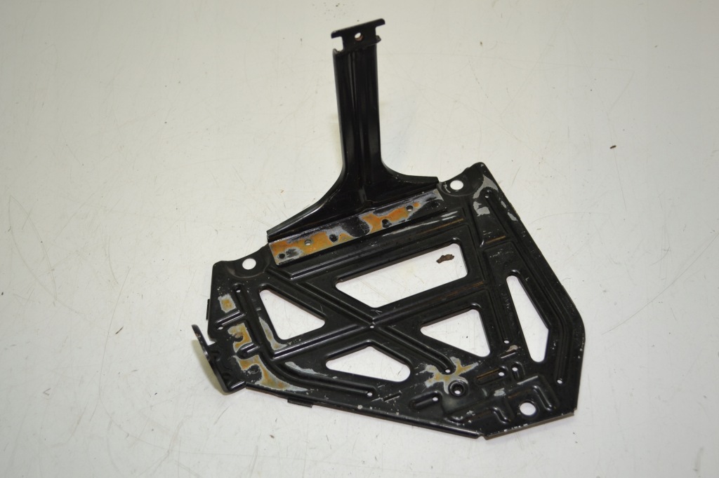 Купить Bmw 3 e46 основание аккумулятор