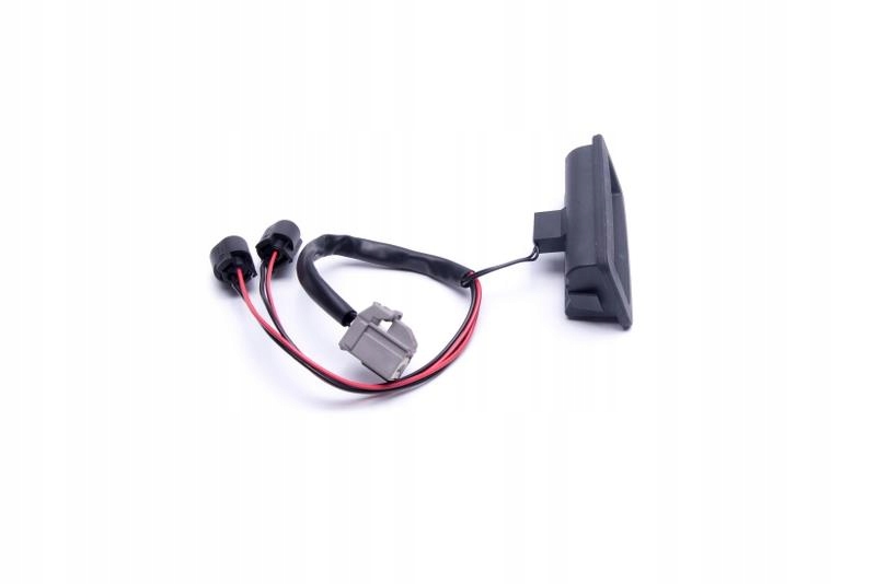 фото №3, Кнопка крышки багажника do land rover discovery iii 2.7 td 4.0 v6 4.4