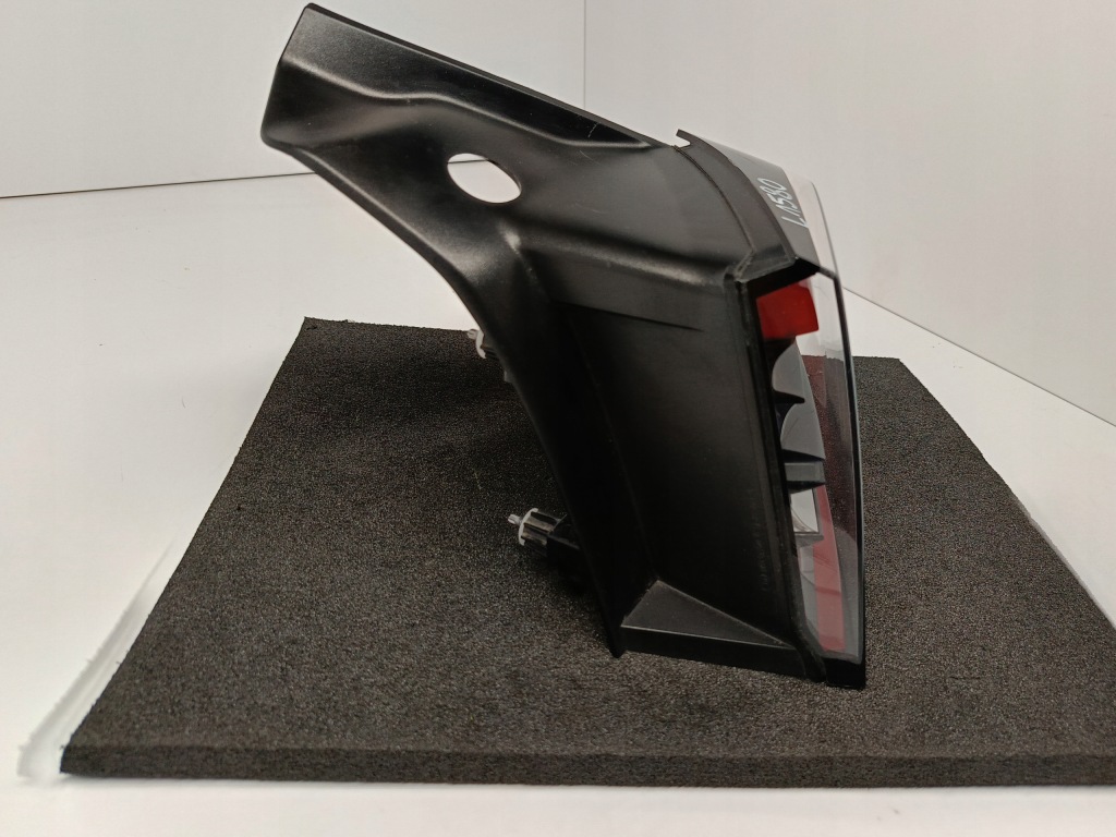 Купити Tesla 3 iii рестайлінг  y my 20-лампа фара світло правий задній led 1502087-00-d