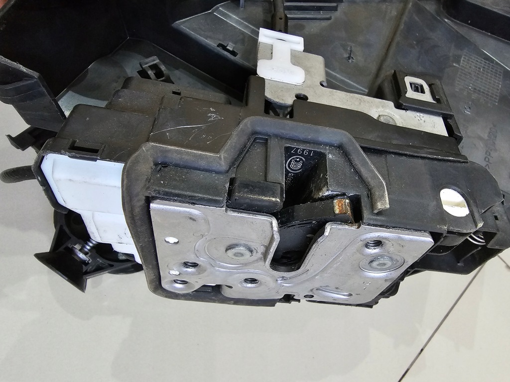 фото №7, Volvo оригинальный номер 31462779 замок s90 v90 17-23