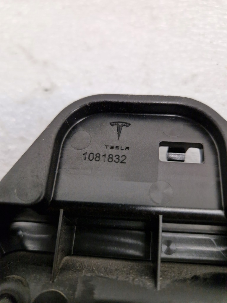 фото №3, Tesla model 3 ручка двері права задня задня 1081832