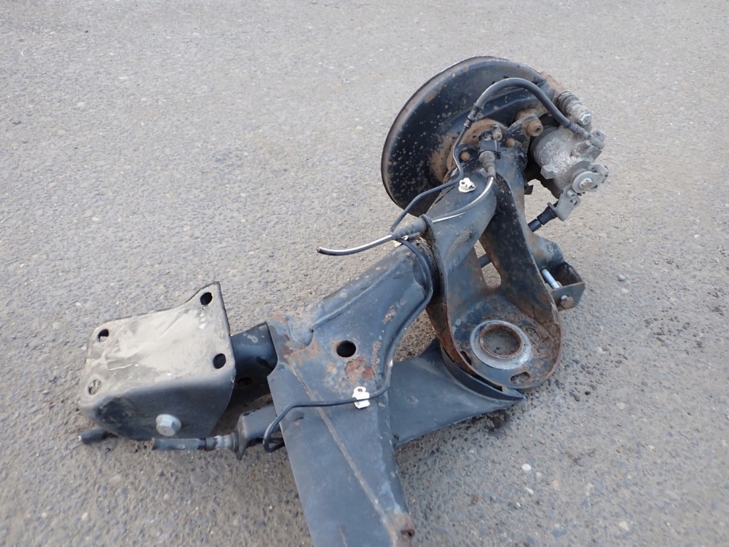 Балка oś подвеска задний  комплектная диск 2xzacisk skoda rapid 2017r 1.2i Оригинал