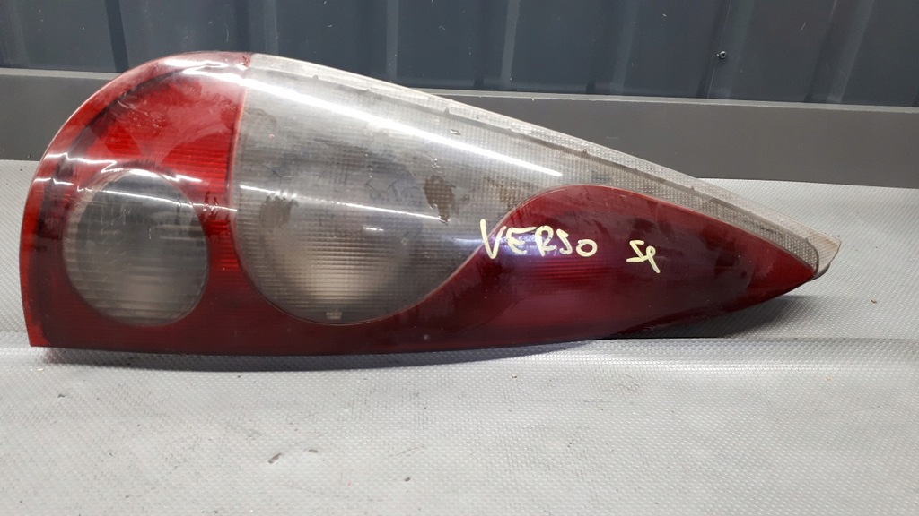 фото №12, Лампа левый задняя yaris verso i lift 04r