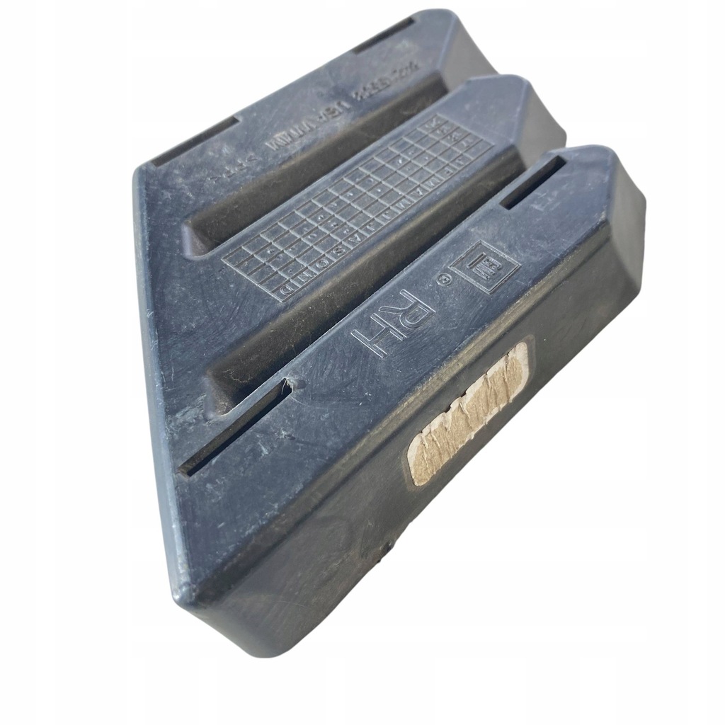 фото №7, Chevrolet camaro 2021 правая сторона решётка нижняя бампера передний