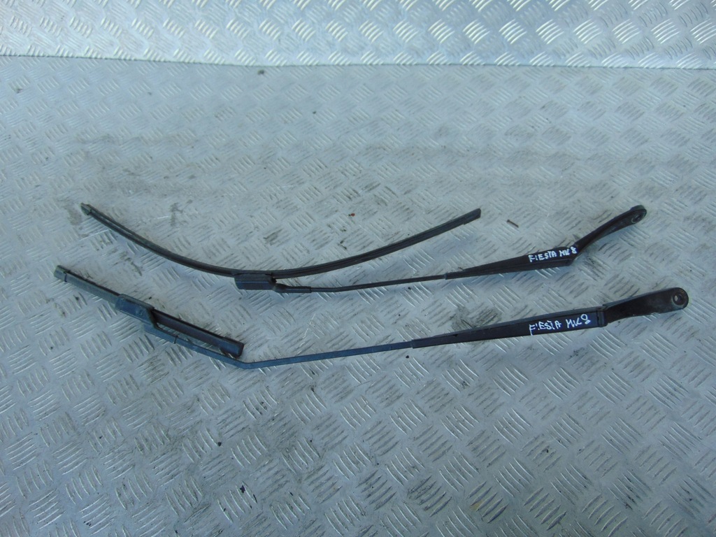 фото №1, Ford fiesta mk8 рычаг дворники 18-
