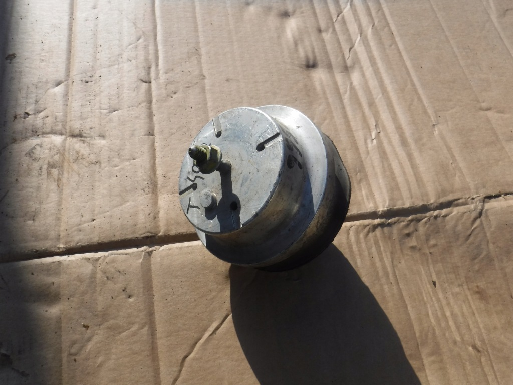 фото №1, Кронштейн подушка двигуна audi a8 d2 4d0199381g