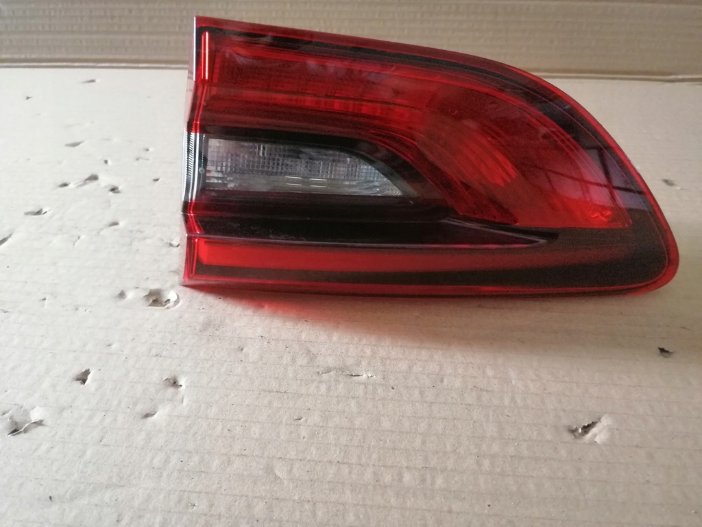 фото №1, Opel insignia b kombi лампа w кришка права 39107539