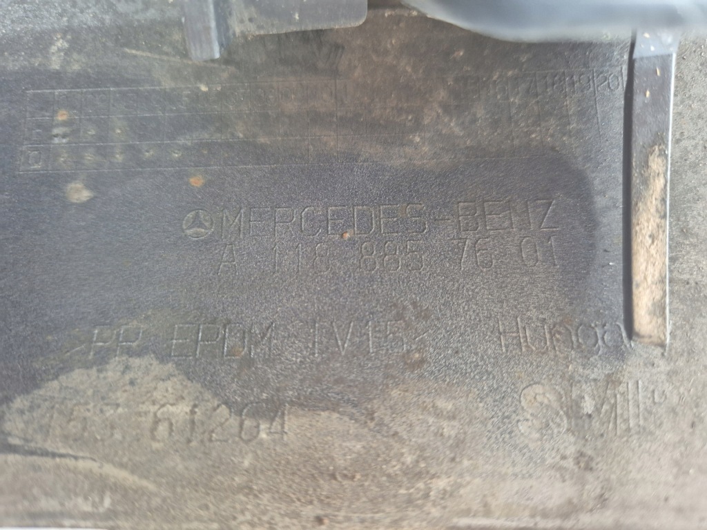 Mercedes cla amg 45 118 19- бампер передний решётка направляющая 7787 cla45 в Украине