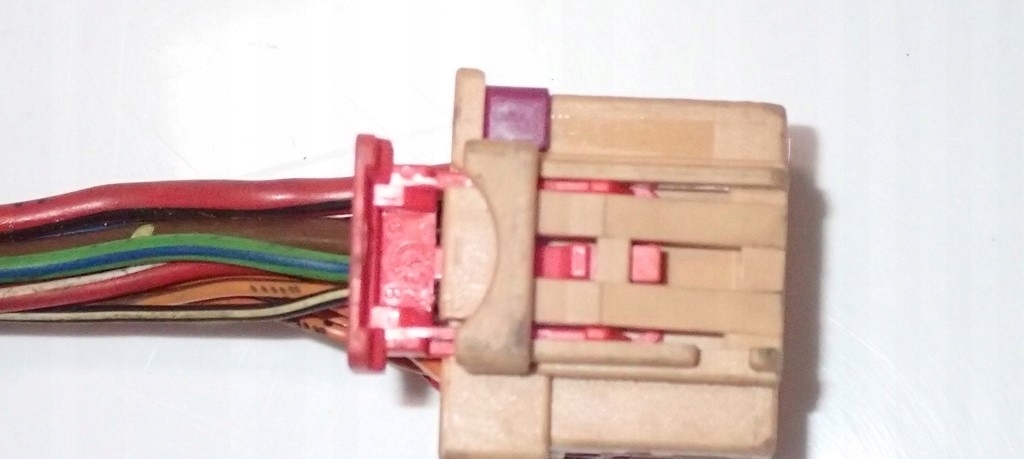 фото №5, Колодка штекер соединитель бежевая audi 8k0972483a