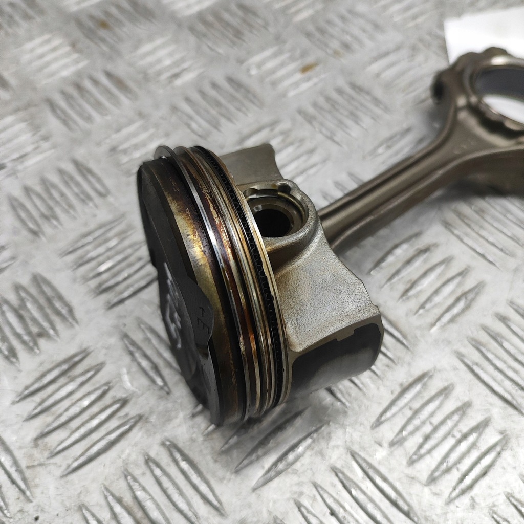 фото №3, Lexus ux 2022 поршень