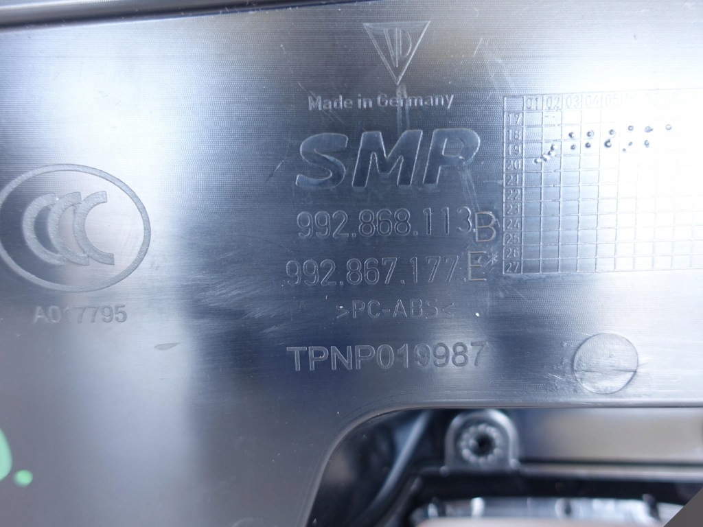 фото №10, Porsche 911 992 19- оббивка ліва bordeauxrot eu