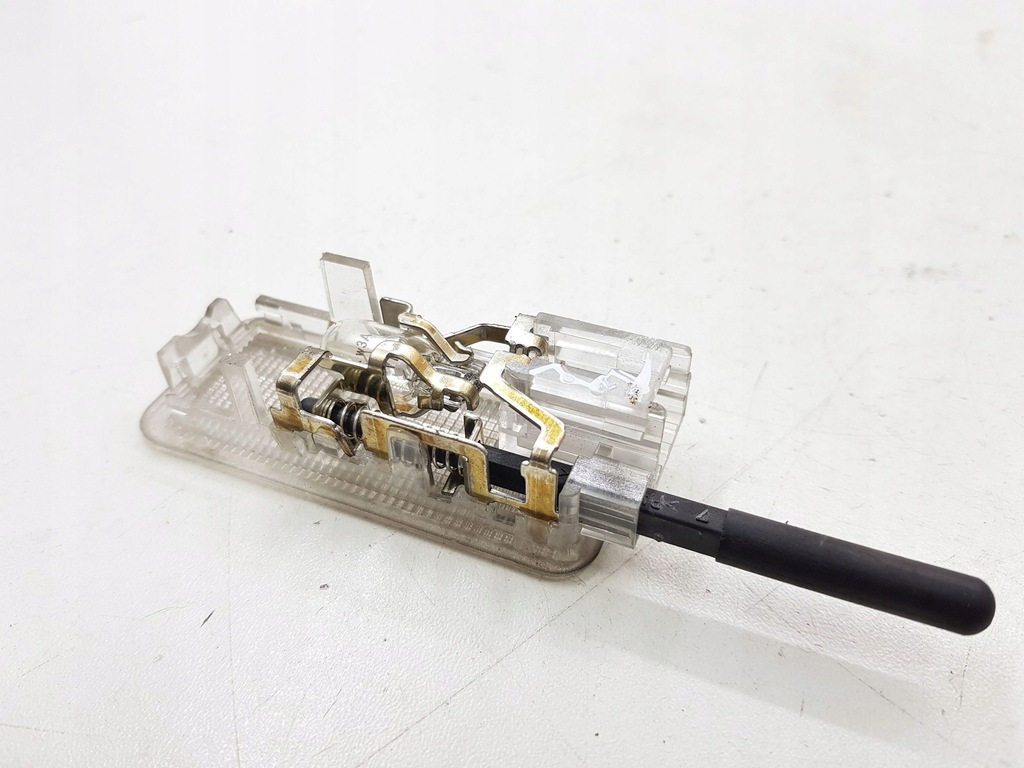 фото №6, Peugeot 307 2002 лампа бардачка