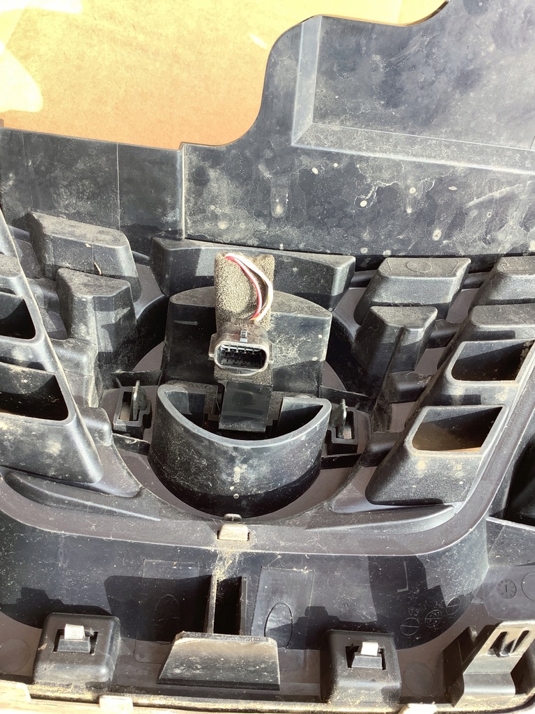 фото №6, Nissan juke 1 i f15 lift решётка радиатора решётка радиатора камера idealny