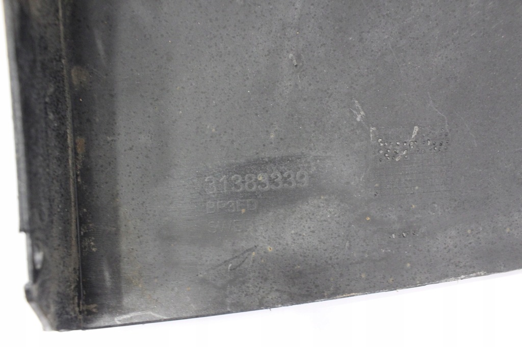 фото №15, Молдинг спойлер бампера задня volvo v90 cross countr