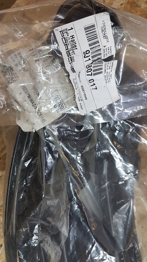 фото №10, Направляющая бампера левый задняя задний porsche taycan