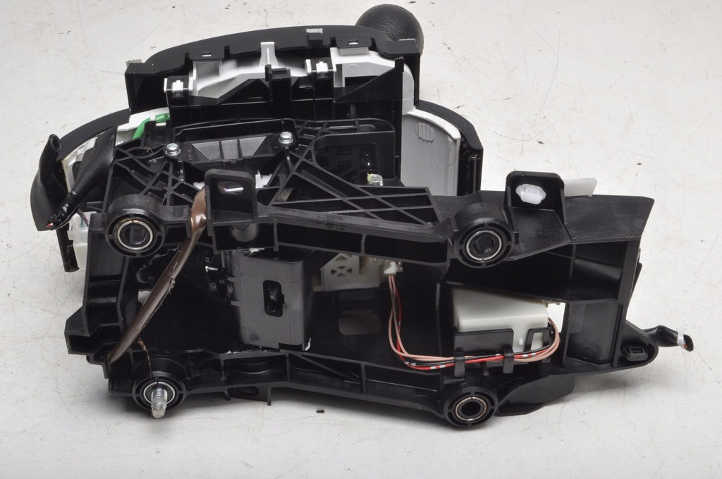 фото №9, Toyota yaris iii lift выборщик домкрат коробки передач