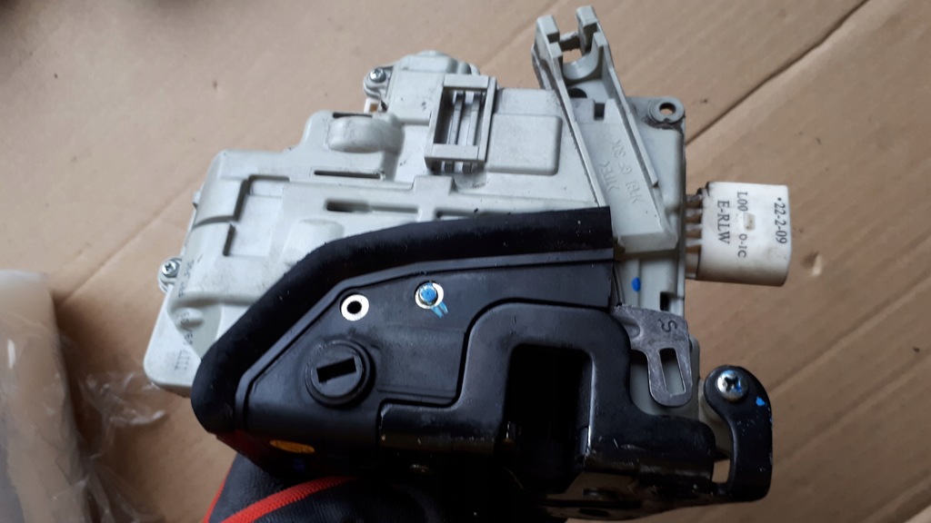 фото №11, S4 b8 a4 замок двері лівий задня 9 pin 8k0839015 a5