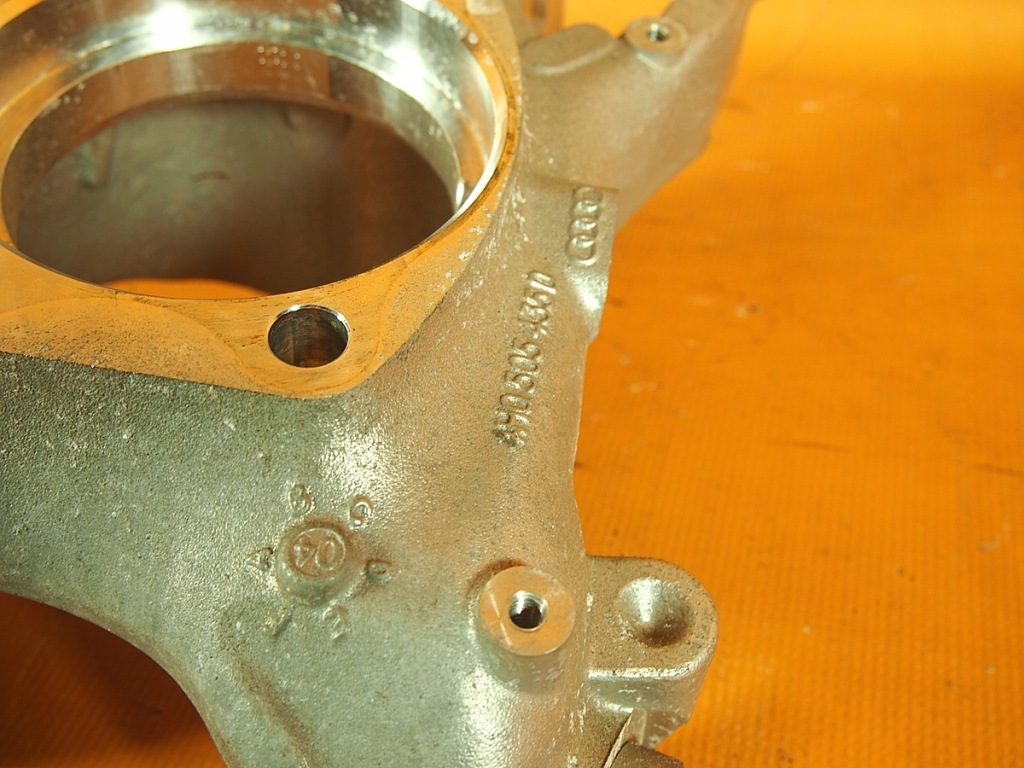 Audi a8 4h рестайлинг  50km поворотный кулак задняя левая 4h0505431d / 4h0505435d Киев