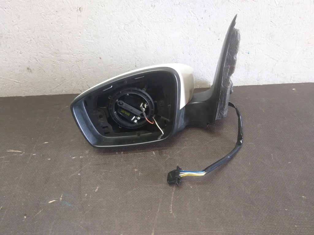 фото №1, Зеркало левая skoda fabia iii 3 6pin 6v