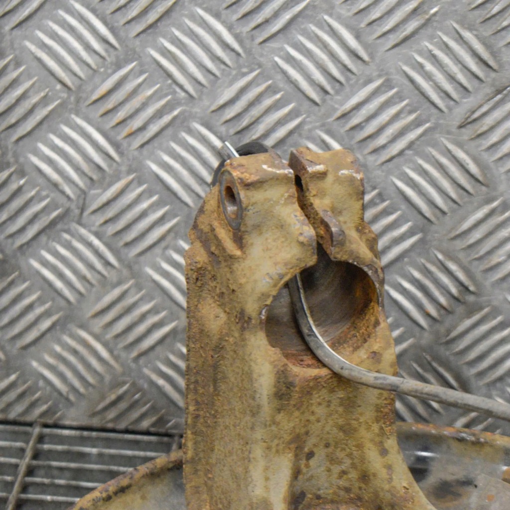 фото №6, Skoda yeti 5l 2015 правая сторона ступица колеса передний